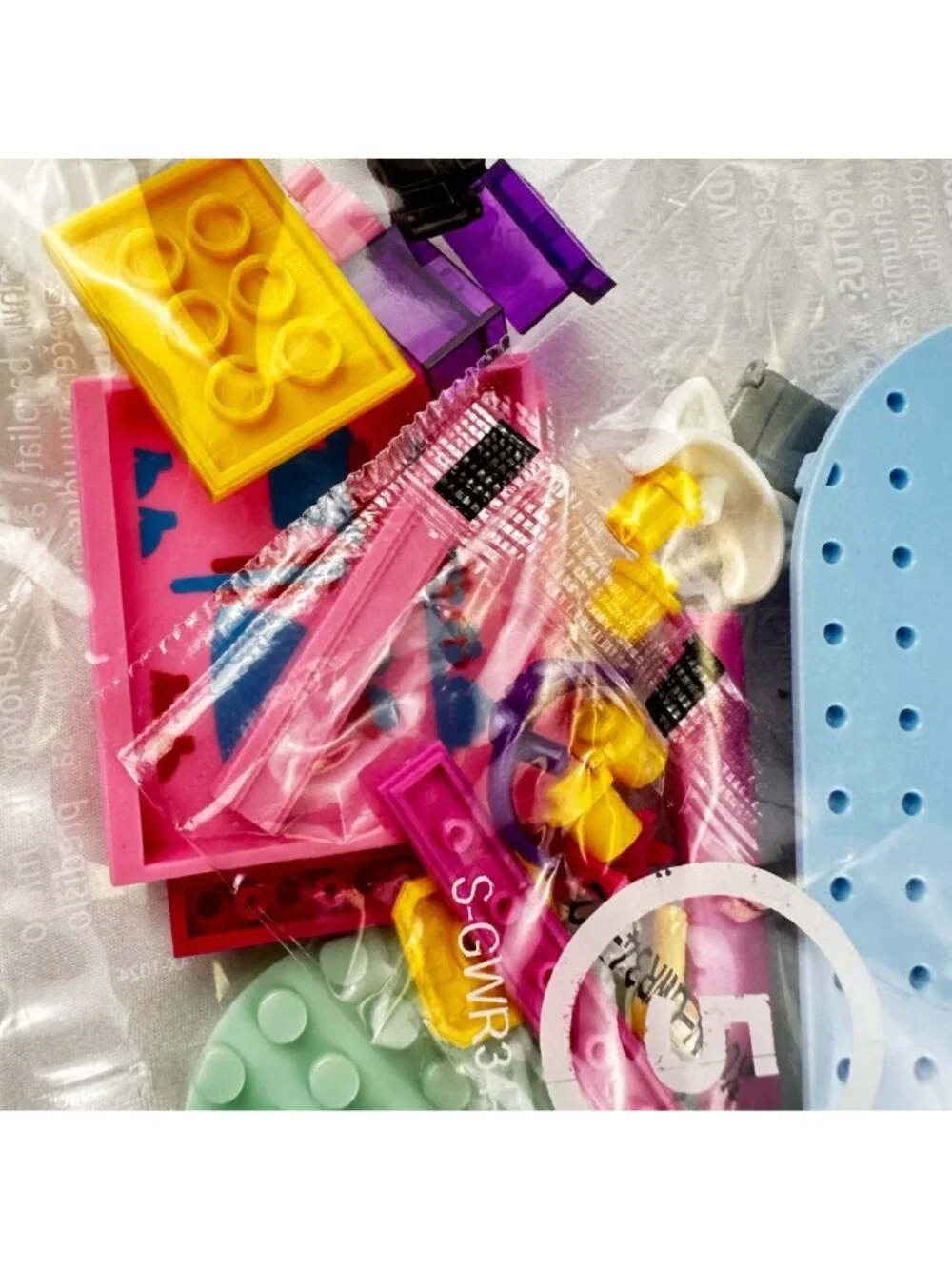 Barbie Malibu House Mega Construx Building Set GWR34 303 Pieces Ages 5+ Includes